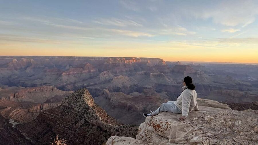 1-Day Grand Canyon Tour from Las Vegas: Stargazing & Sunrise - Horseshoe Bend: short hike, big payoff