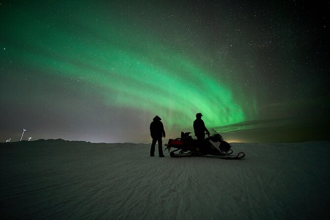 3 Hours Snowmobiling under Auroras and Night Sky - The 3 Hours: Timing, Distance, and What Happens Between Stops