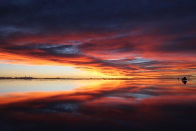 5-Hour Uyuni Salt Flat Tour Stargazing and Sunset/Sunrise In Group - From Uyuni at 3:00 pm: how the pickup sets the tone