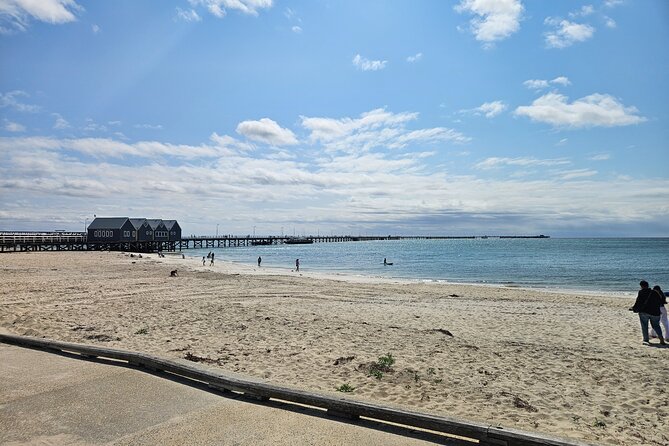 Busselton Jetty and Underwater Observatory - Lunch near the jetty: a break that actually fits the schedule