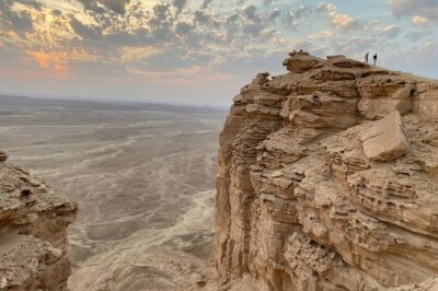 Edge of the World with 4x4 vehicles, sunset Dinner and stargazing - The 4x4 off-road drive: the fun part that people remember later