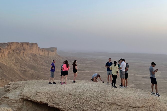 Edge of the World with 4x4 vehicles, sunset Dinner and stargazing - Bat cave on weekdays, gazelles and national park on weekends