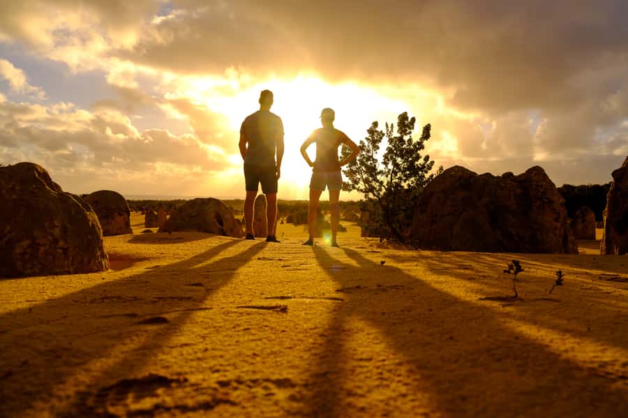 From Perth: Pinnacles Sunset and Stargazing Tour with Dinner - What to pack for a Perth winter-to-summer night (and everything between)