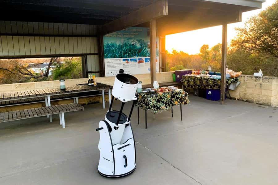 From Perth: Pinnacles Sunset and Stargazing Tour with Dinner - Stargazing with a telescope: seeing more than just pinpoints
