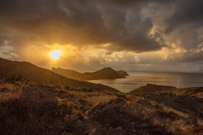 Heavens Tour: Sunset & Stargazing in Madeira - Pico do Arieiro: Where the Light Starts to Change