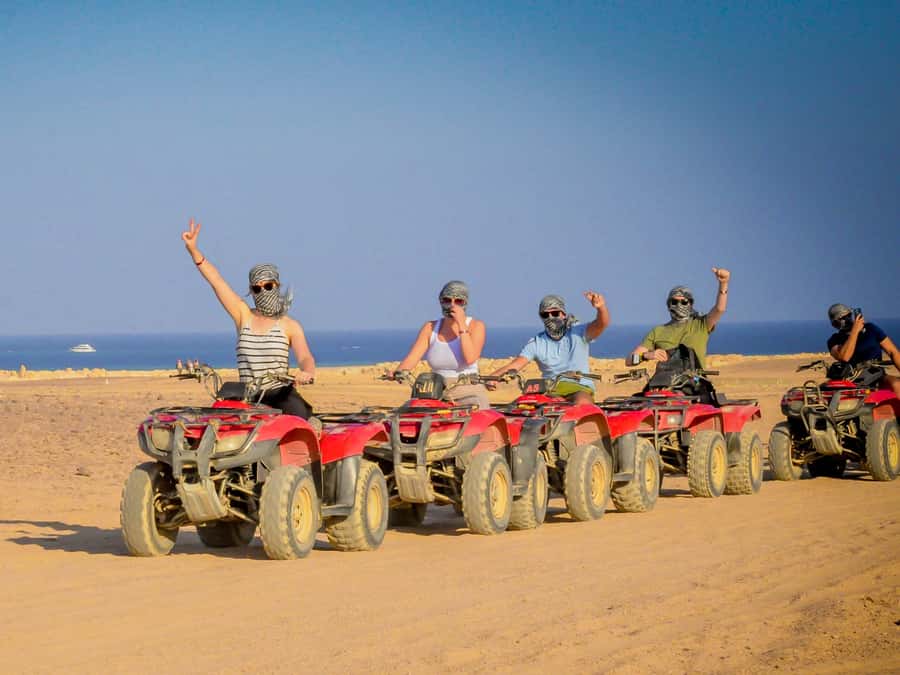 Hurghada: Quad Bike, Camel, Show, Dinner, & Stargazing Trip - Dinner Show and Night-Sky Time: The Desert Becomes the Restaurant