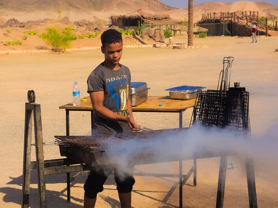 Hurghada: Quad Bike, Sea, Camel, Safari, Stargazing & Dinner - Oriental Dinner, Live Dance Shows, and the Sisha Culture Moment