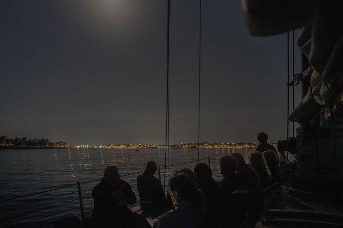 Key West Night Cruise aboard Schooner America 2.0 - Drinks on Board: Included Rounds, Extra Charges, and the 21+ Rule