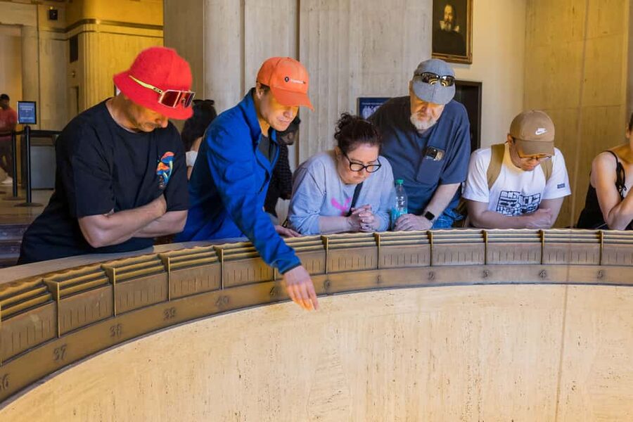 LA: Griffith Observatory Insider Tour - Starting point and the route: where your tour actually begins