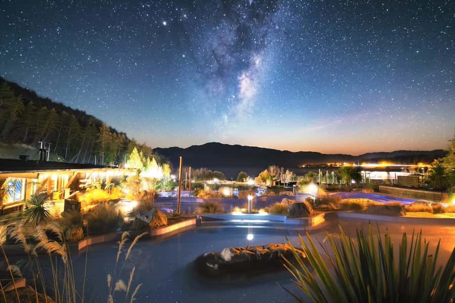 Lake Tekapo: 1.5-Hour Hot Pools & Stargazing Experience - What the guide teaches: constellations, mythology, and “what am I seeing?”