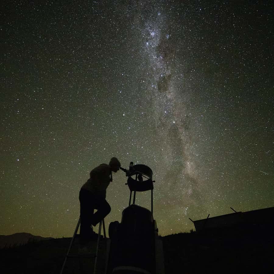 Lake Tekapo: Alpine Stargazing Experience with a Guide - The 75-minute rhythm: what happens when the lights go out