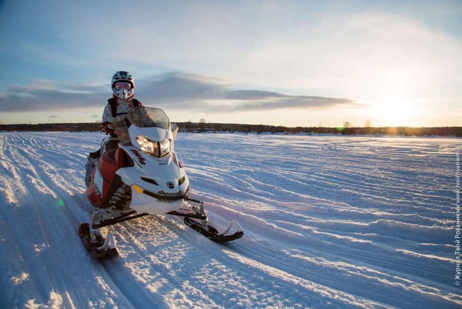 Levi: Twilight Snowmobile Safari & Stargazing Experience - The Break in the Woods: Photos, Driver Switches, and the Secret Stop