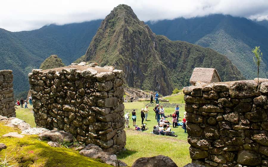 Machu Picchu: 1-day tour by Vistadome Observatory train - Lunch in Aguas Calientes: a needed break, but plan for it
