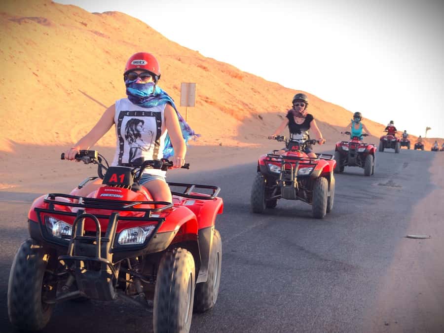 Makadi Bay: 2H Quad Bike, Camel, Stargazing, Dinner & Show - Oriental Dinner and Live Show: The Evening Momentum