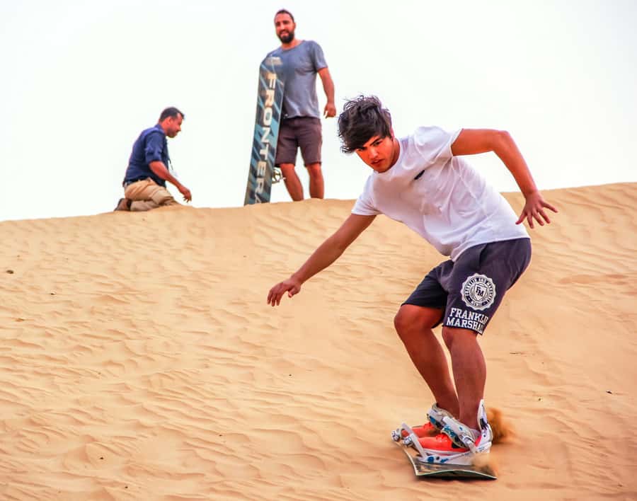 Mleiha Desert Safari with Sandboarding, Stargazing & Dinner - Sandboarding in Mleiha: 15 Minutes of Real Adrenaline