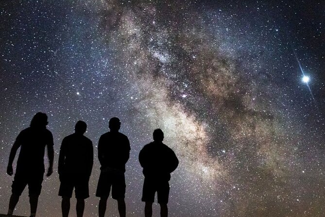 Night Adventure with possible stargazing and Aurora chasing - Pickup Timing in Canmore and Banff (and How to Not Miss It)