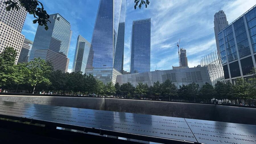 NYC Lower Manhattan Walking Tour & Freedom Tower Observatory - Starting at Charging Bull: The Wall Street Mood-Setter