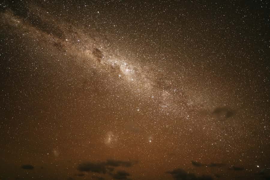 Perth: Pinnacles Desert Sunset & Stargazing with Dinner - Why the Pinnacles sunset feels otherworldly