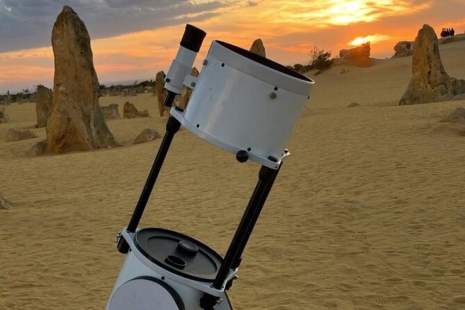 Pinnacles Desert Sunset Stargazing Adventure Tour from Perth - The Pinnacles at Golden Hour: Where Photos Actually Make Sense