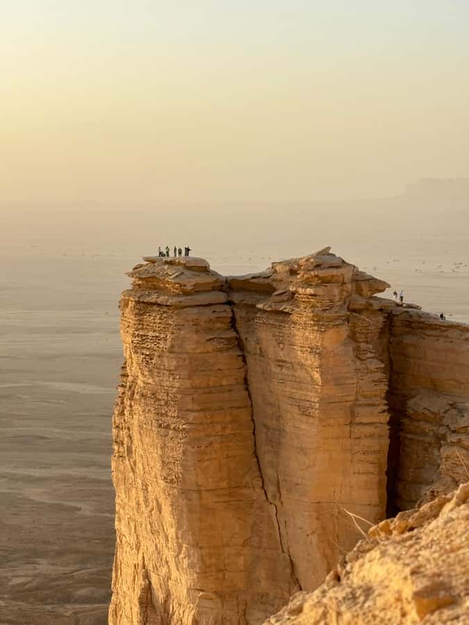 Riyadh: Edge Of The World, camels &Stargazing with 4x4 - Who should go (and who might want a different plan)