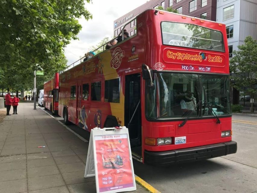 Seattle: Hop-on Hop-off Bus Tour and Sky View Observatory - The self-guided walking tour you add while on the bus