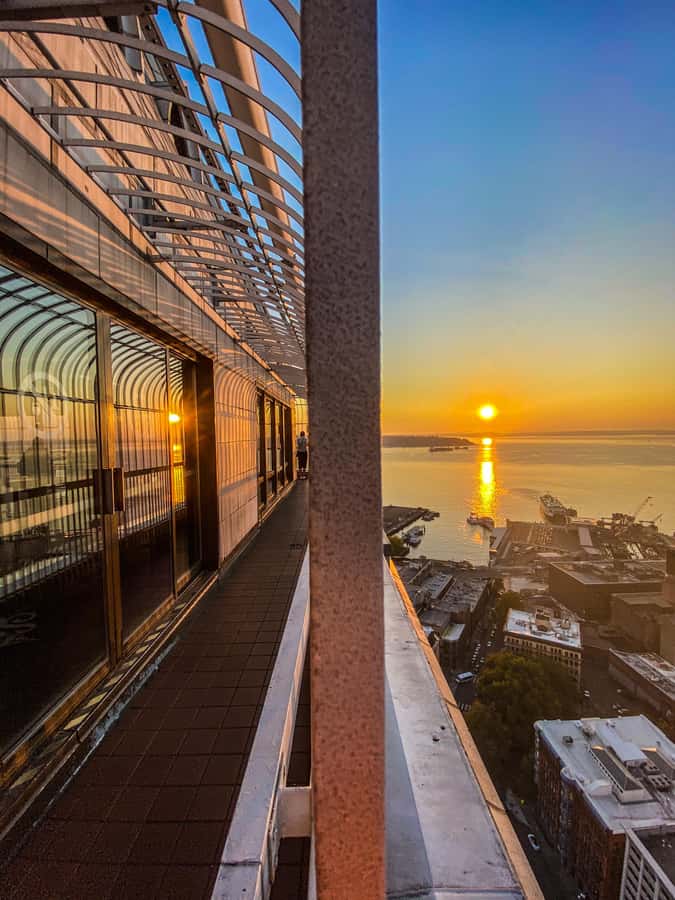 Smith Tower: Observatory Access Ticket - Timing and lines: how to plan around capacity limits