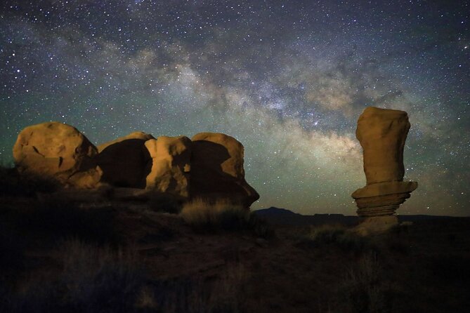 Stargazing and Milky Way Portrait in Capitol Reef National Park - Pickup and meeting point: make the first 10 minutes stress-free