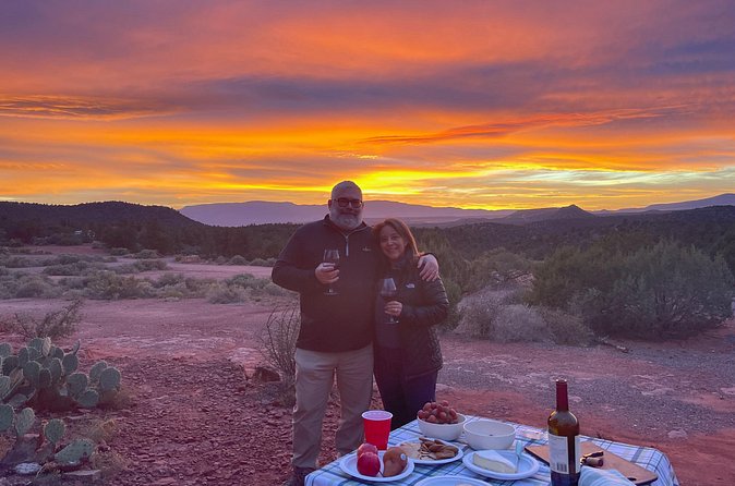 Sunset Sedona Sacred Places -gourmet picnic dinner and stargazing - Gourmet picnic time: food that turns sightseeing into a pause