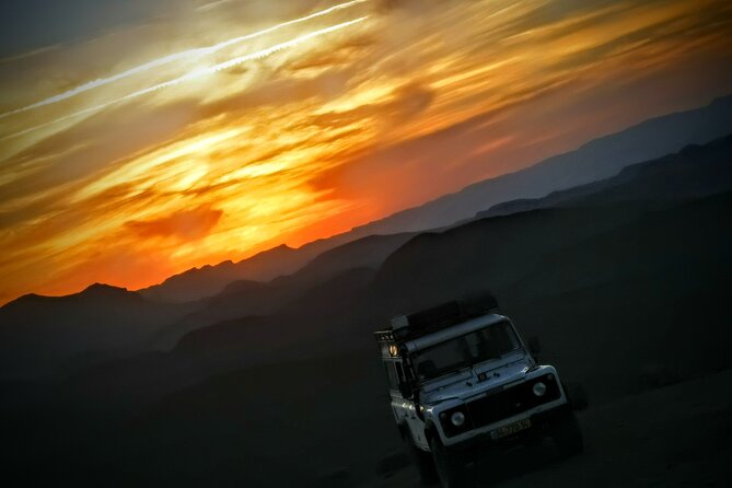 Sunset time Ramon Crater Jeep tour, bonfire and stargazing - Stop 2: Mt. Gewanim lookout for a 360-degree golden hour