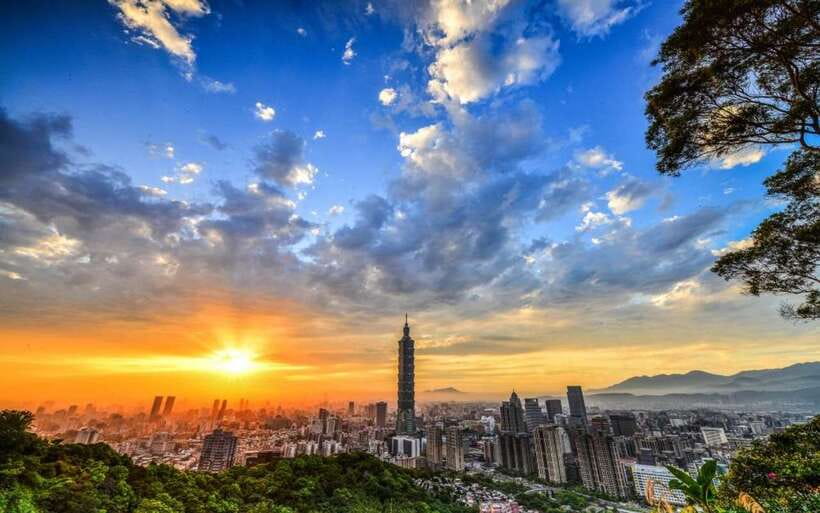 Taipei: Taipei 101 Observatory Deck Entry Ticket - Getting Your Ticket: 5F Redemption Machine vs Fast Track Lane