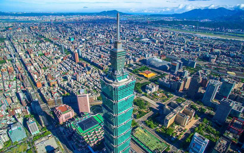 Taipei: Taipei 101 Observatory - Skyline 460 Cloud Walk - The Glass Floor Moment: Thrilling, Safe, and Very Photo-Friendly