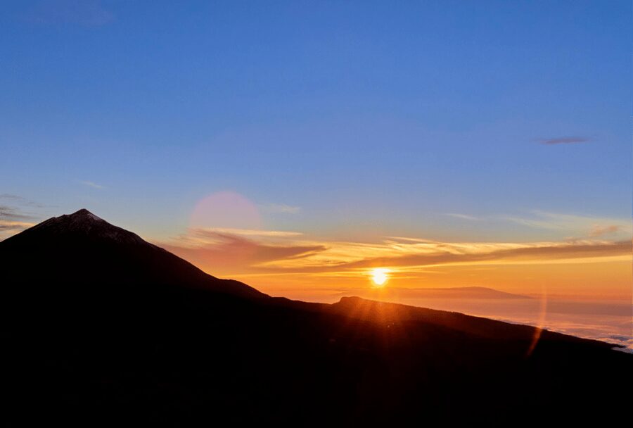Teide: Guided Sunset & Stargazing Tour by Night with Dinner - From Pickup to the Cloud Line: How the Day Starts