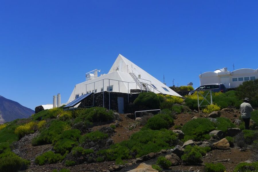 Tenerife: Mount Teide Observatory Astronomical Tour - Sunset viewpoints on volcanic ground (and why clothing matters)