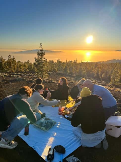 Tenerife: Teide National Park Sunset Picnic and Stargazing - The lunar trail feeling: Paseo Lunar and planned photo time