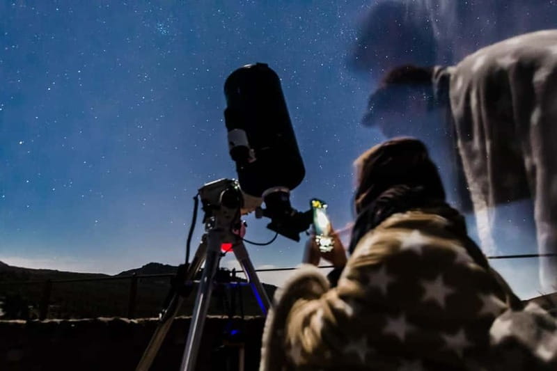 Tenerife: Teide Stargazing with an Astrophysicist - What happens during the 1.5 hours: from telescope setup to the sky show